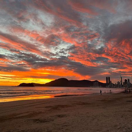 דירות Balneário Camboriú Avenida Atlantica, Beira Mar, Pe Na Areia מראה חיצוני תמונה